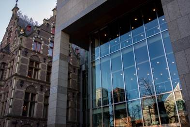 photo of the exterior of the House of Representatives building, the Hague